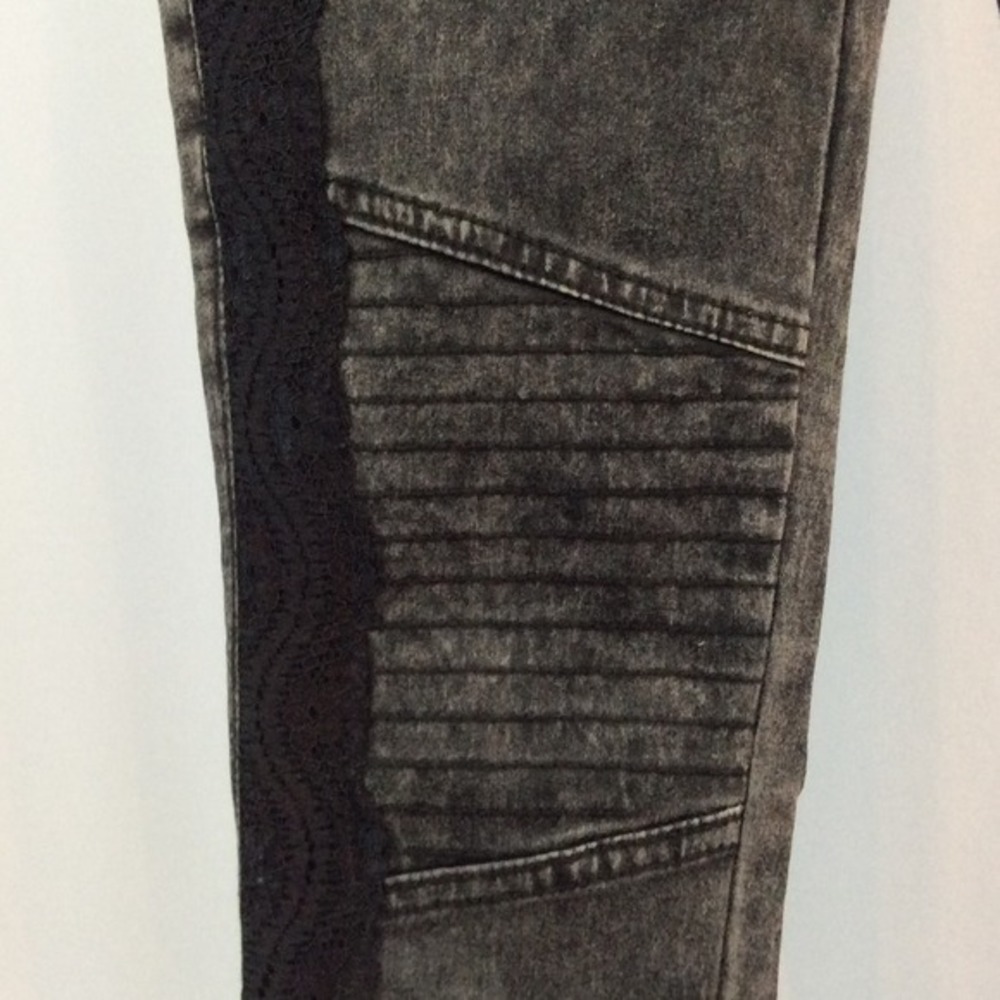 𝅺NYC NICE H 💕Black Denim Leggins with Lace💕 - Picture 3 of 4